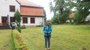 28 A Agnieszka Kazmierska Z Aparatem-1
